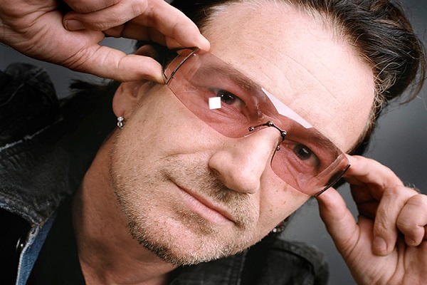 La revista Glamour incluye a Bono en la lista de «Mujeres del año»