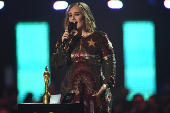 Adele fue la gran ganadora en la noche de los Brit Awards