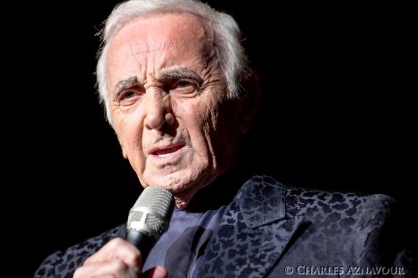 Falleció a los 94 años el emblemático cantante francés Charles Aznavour