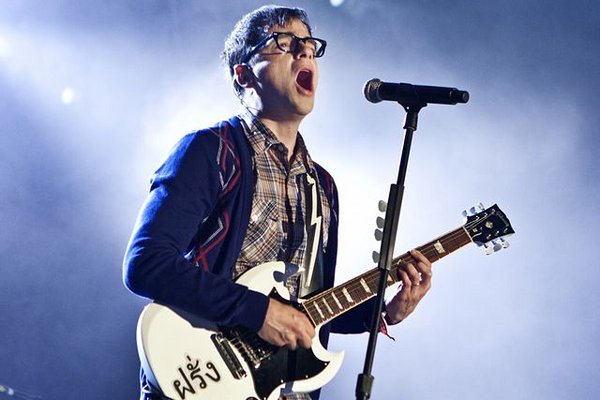 Rivers Cuomo cree que Weezer podría haber lanzado «demasiada» música