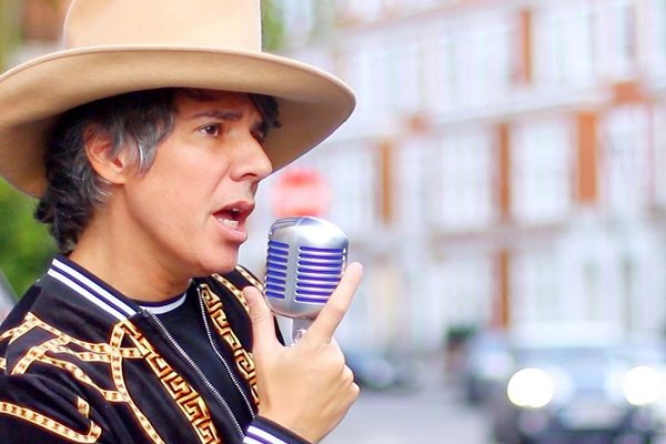Maxi Trusso estrenó el single con influencias mexicanas “Red and Cross”