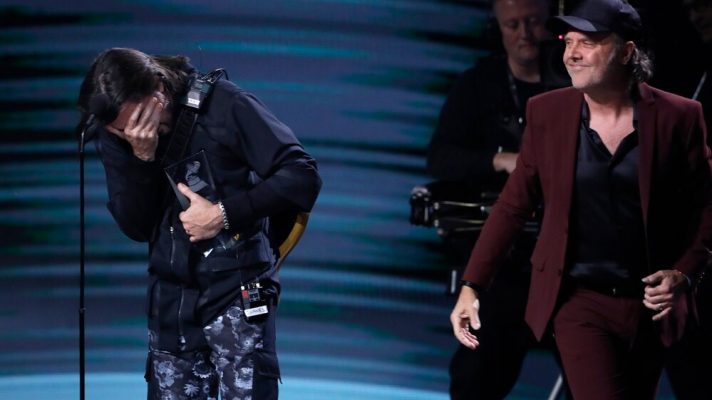 Lars Ulrich sorprendió a Juanes, el homenaje a Soda Stereo, el reclamo de Mon Laferte y los premios de Andrés Calamaro: lo más destacados del Latin Grammy