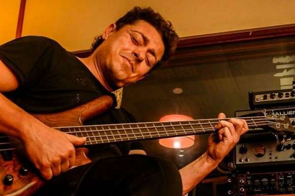 Falleció el músico nicoleño Adrián Cionco, bajista de La Mosca