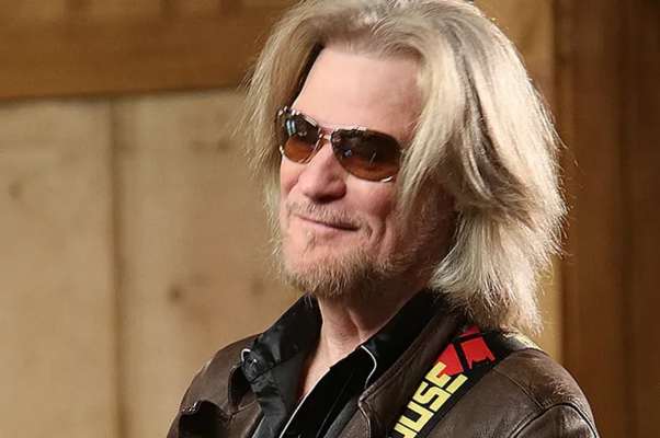 Daryl Hall dice que Eddie Van Halen le pidió que sea el reemplazante de David Lee Roth