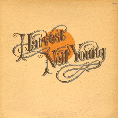 Hace 50 años, Neil Young se preparaba para la música country en “Harvest”