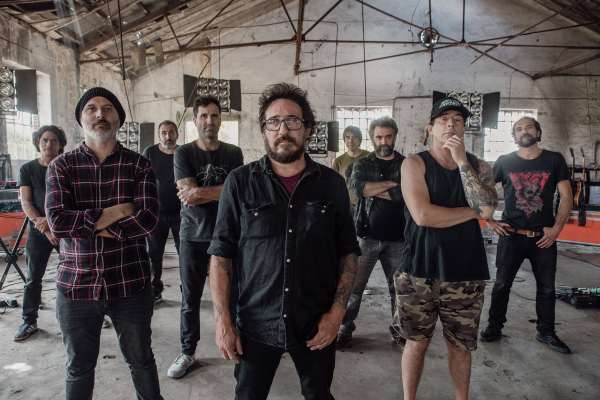 La Vela Puerca publica «Discopático», su nuevo álbum de estudio