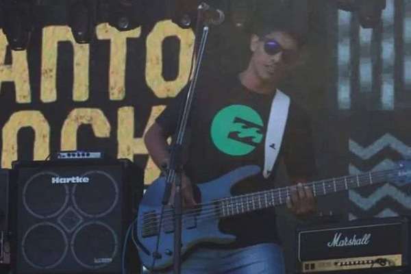 Murió Gerardo Aguilera, bajista de la banda nicoleña Sálvese Quien Pueda