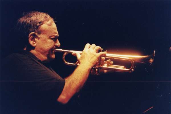 Murió «Fats» Fernández, el gigante de la trompeta argentina