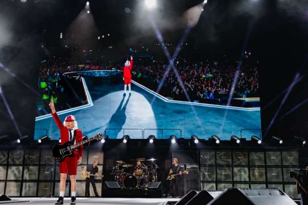 Hospitalizaron a Stevie Young de AC/DC antes de sus shows en la Argentina