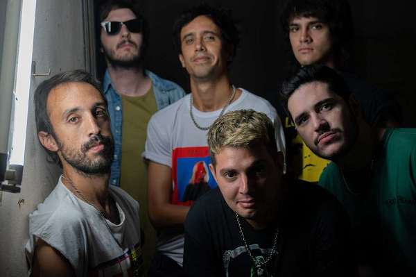 Francia 98 comparte el single «Cuando habla el corazón» junto a Jorge Serrano de Los Auténticos Decadentes