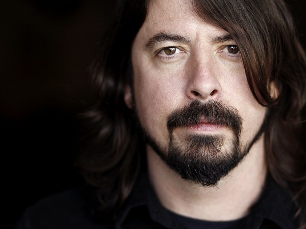 Dave Grohl dice que «Studio 666» de Foo Fighters es una «película película»