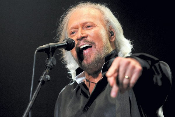 Barry Gibb prepara un disco con versiones country de clásicos de los Bee Gees