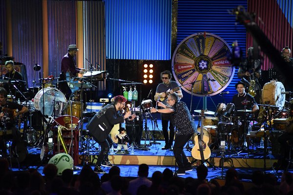 Los Auténticos Decadentes anuncian el primer show de la gira «MTV Unplugged: Fiesta Nacional»