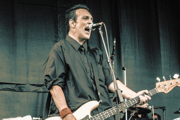 Falleció Steve Soto, fundador de las bandas punk Adolescents y Agent Orange