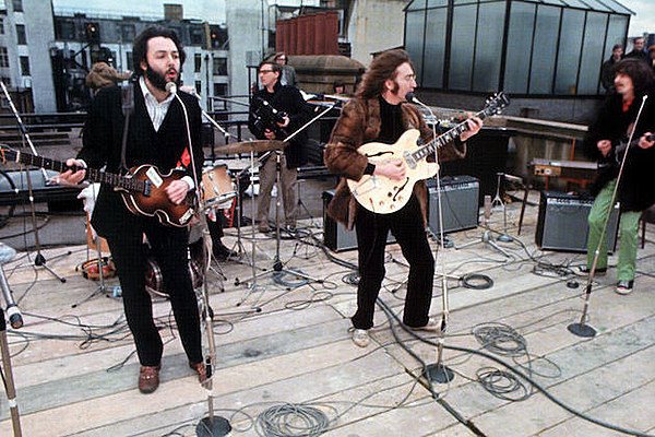 Hace 50 años Los Beatles ofrecieron su icónico concierto en la terraza de Abbey Road