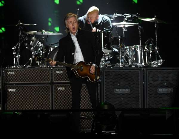 Paul McCartney asegura que los Rolling Stones son “una banda de covers de blues”