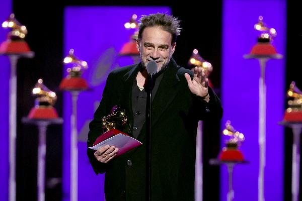 Vicentico, Calamaro, Nathy Peluso y Tinto Tango, los ganadores argentinos en los Latin Grammy
