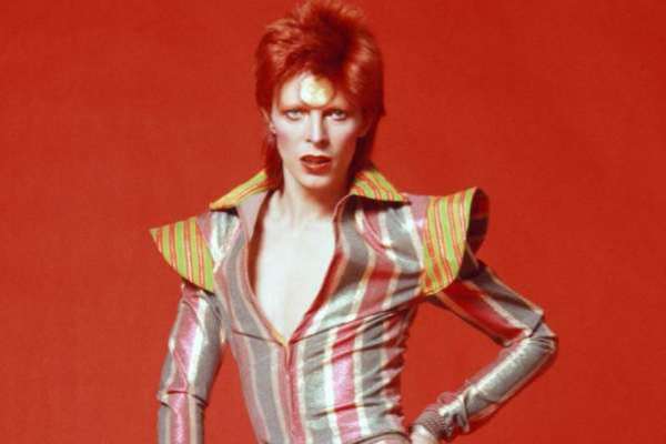 A 50 años del final de Ziggy Stardust, el dios del glam rock y la diversidad sexual creado por Bowie
