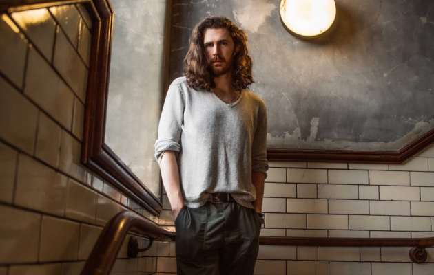 Hozier comparte el single «Nobody’s Solider», con una fuerte carga política