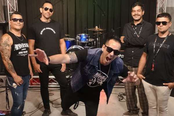 Confusa presenta una poderosa versión en vivo de «La Excepción» en homenaje a Gustavo Cerati