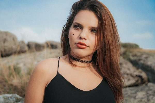 La uruguaya Agustina Giovio regresa con «Loca», una colaboración con Wayra Iglesias