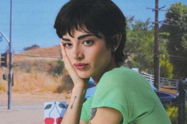 Zoe Gotusso sorprende con «Detalles», un homenaje íntimo a Roberto Carlos