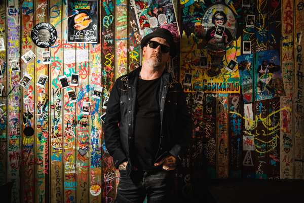 Rolo Sartorio sigue presentando temas de su próximo álbum «Antifaz»